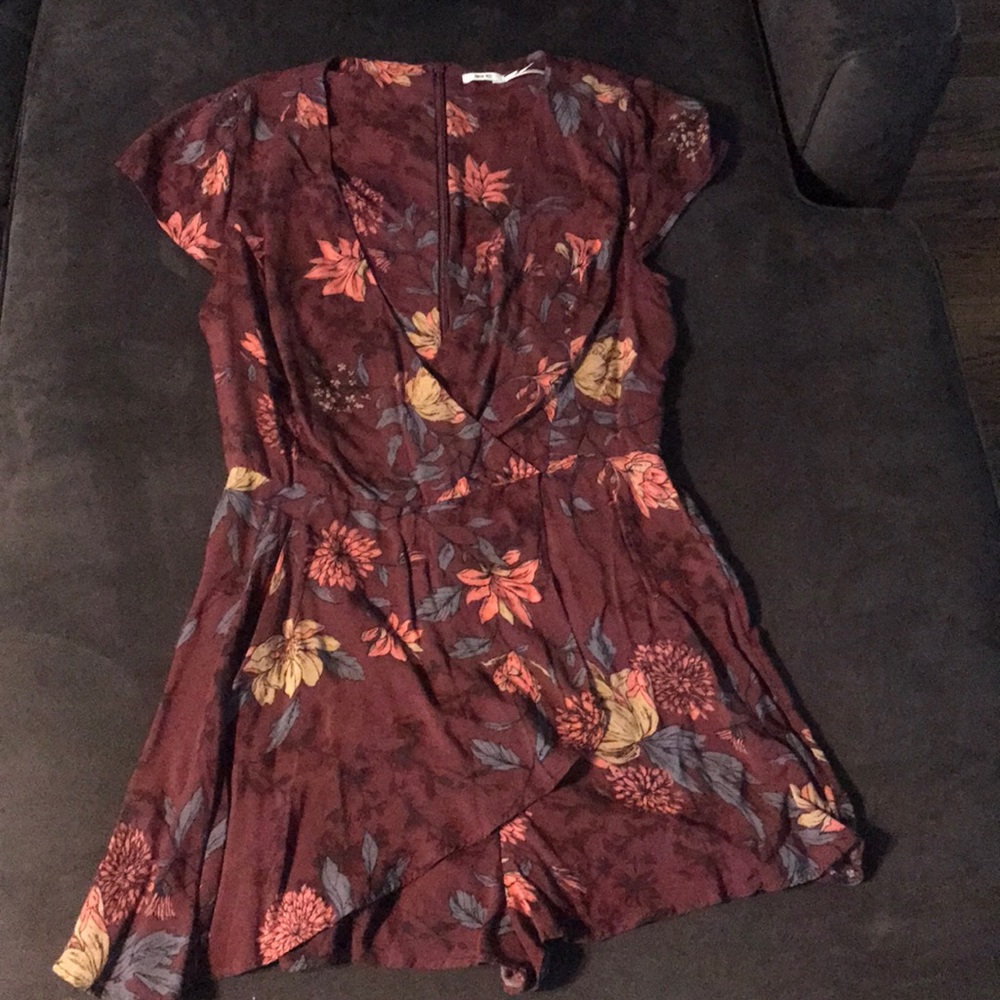 Low cut romper